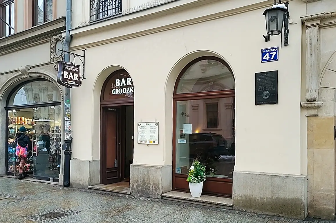 Wejście do Baru Grodzkiego przy ulicy Grodzkiej 47 w Krakowie