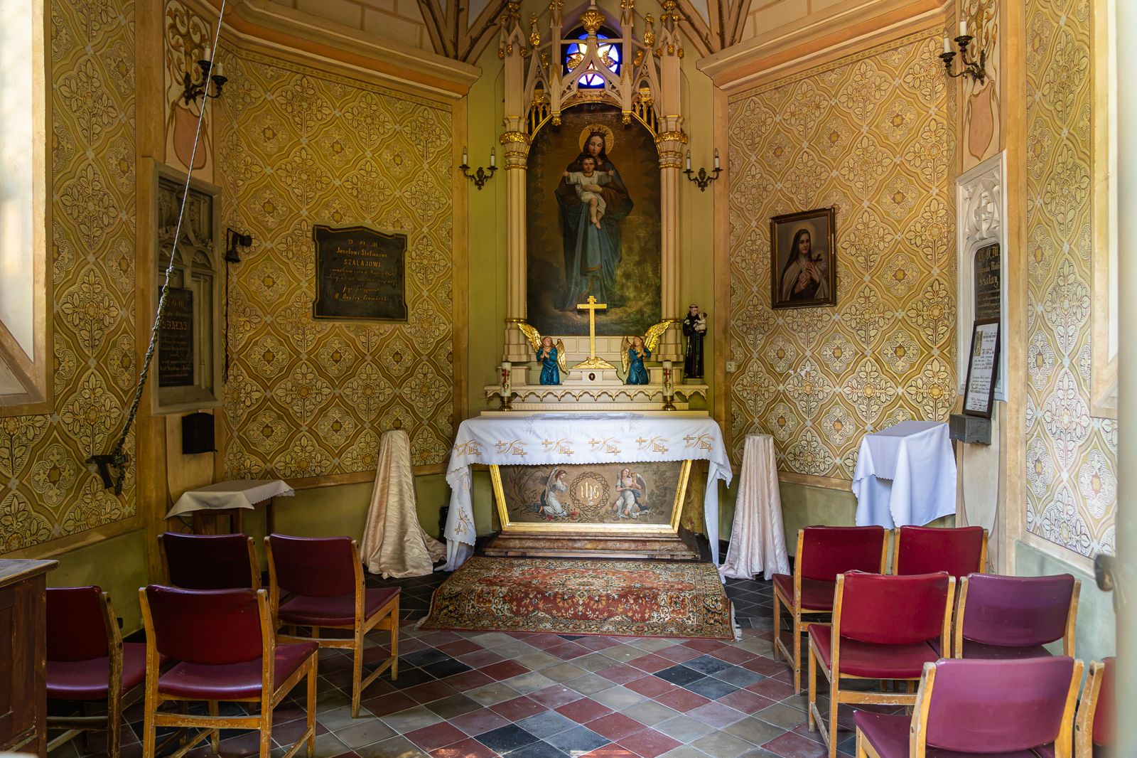 kaplica-parkowa-wnetrze-szczawnica